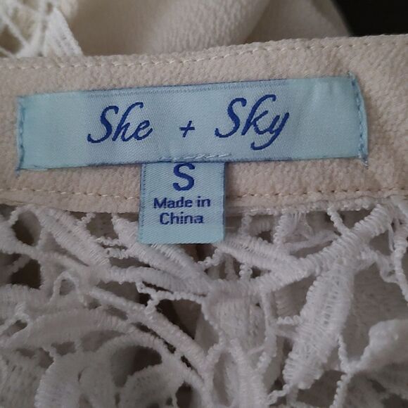 She + Sky ivory with white lace open back blouse Sz S - Picture 8 of 8